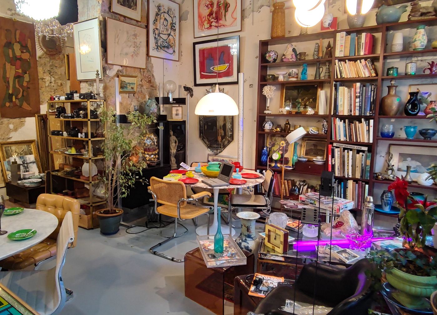 Boutique No Time Vintage à Cannes, photo 1
