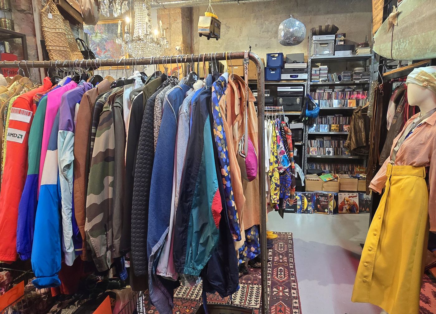 Boutique No Time Vintage à Cannes, photo 3